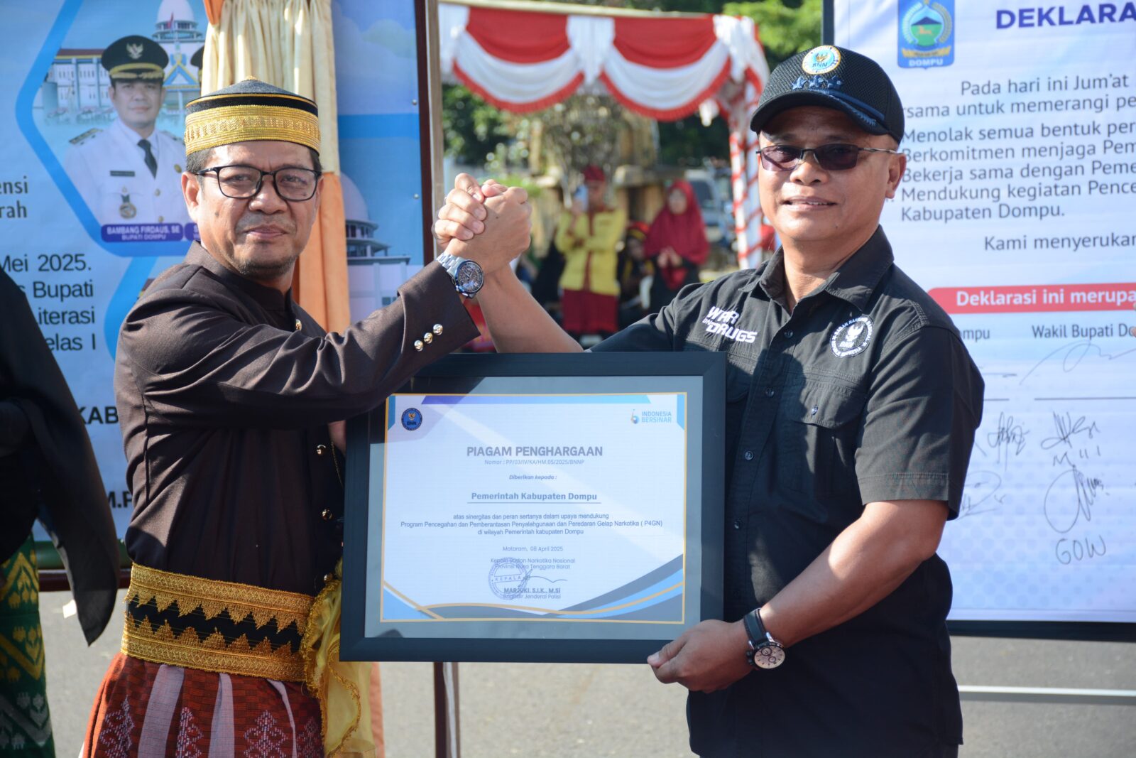 Di Upacara Hardiknas, Bupati Dompu Deklarasi Anti Narkoba Di Upacara Hardiknas, Bupati Dompu Deklarasi Anti Narkoba